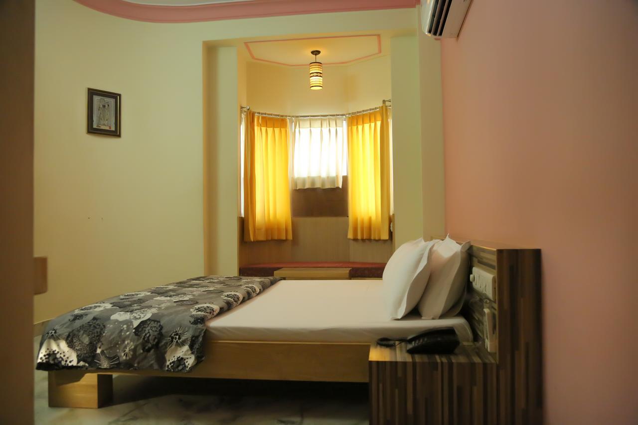 Hotel Vrinda นาถดวารา ภายนอก รูปภาพ