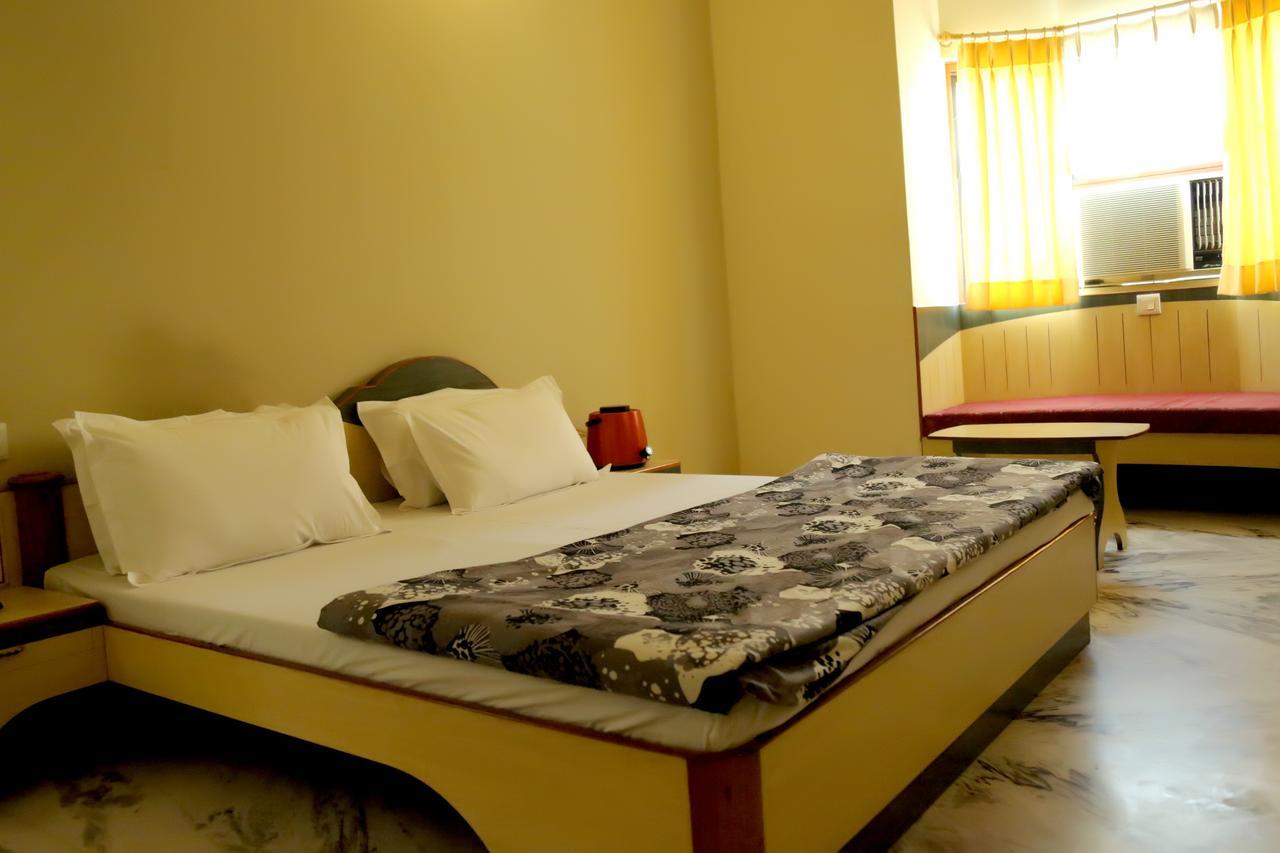 Hotel Vrinda นาถดวารา ภายนอก รูปภาพ